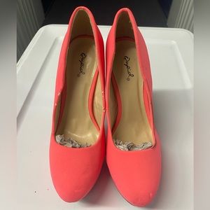 Qupid Suede Heel Pump